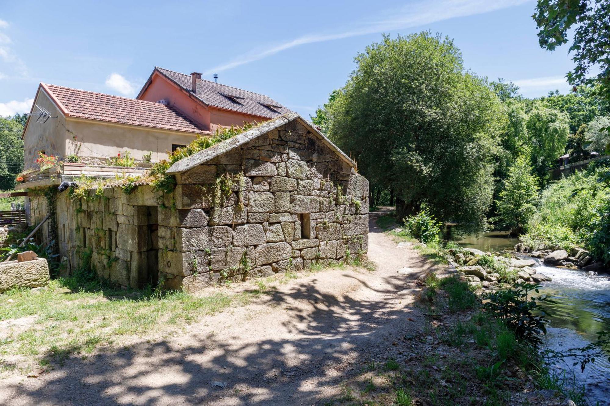 Hermoso Molino Restaurado A Pie Del Rio En Vigo Eksteriør bilde